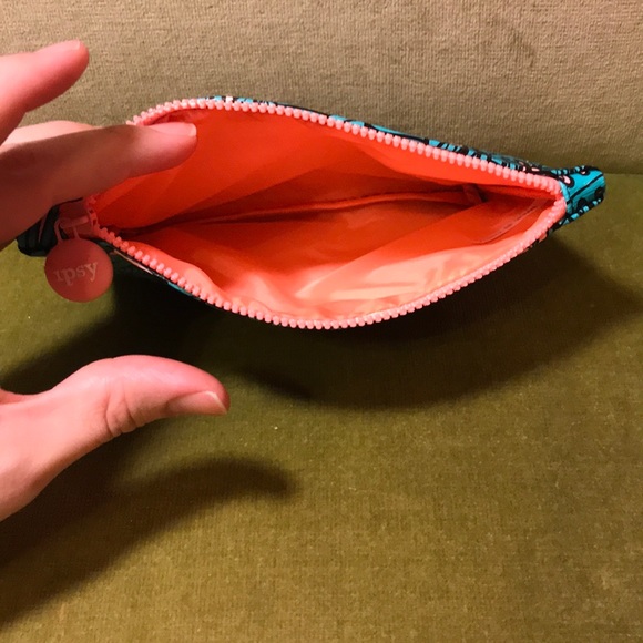 Make up bag - Picture 3 of 3